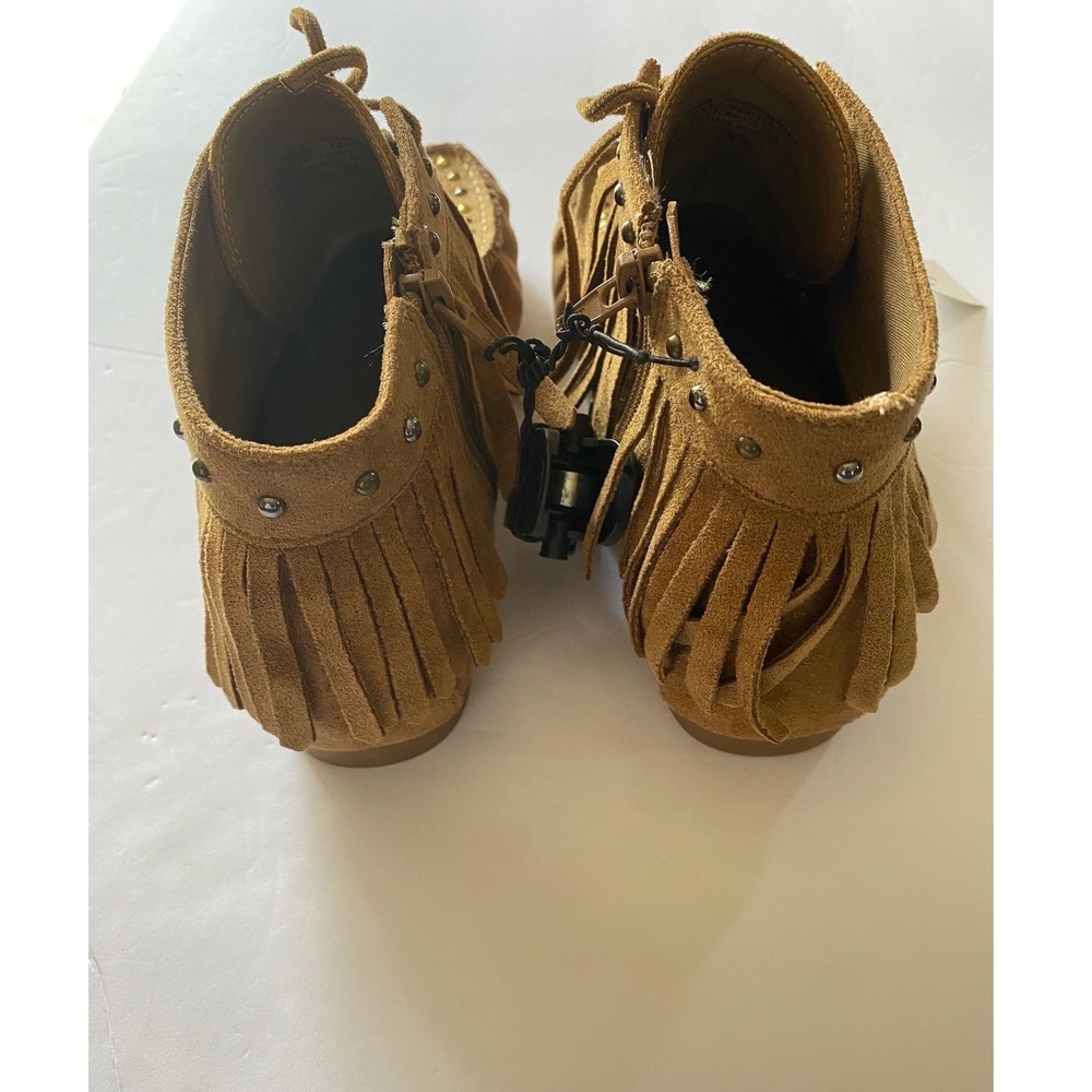 No Boundaries Womens Tan Faux Suede Fringe Studded Moccasin Booties Size 8 NEW - Picture 8 of 9